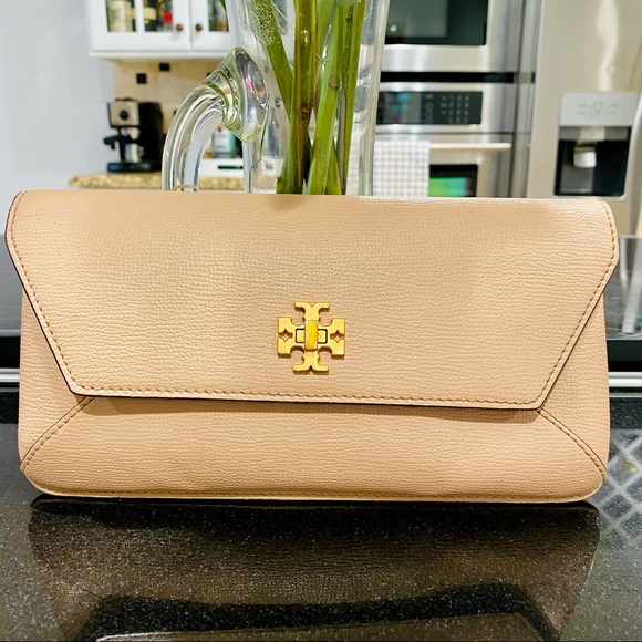 Tory Burch Sand Kira Envelope Clutch - Picture 10 of 14